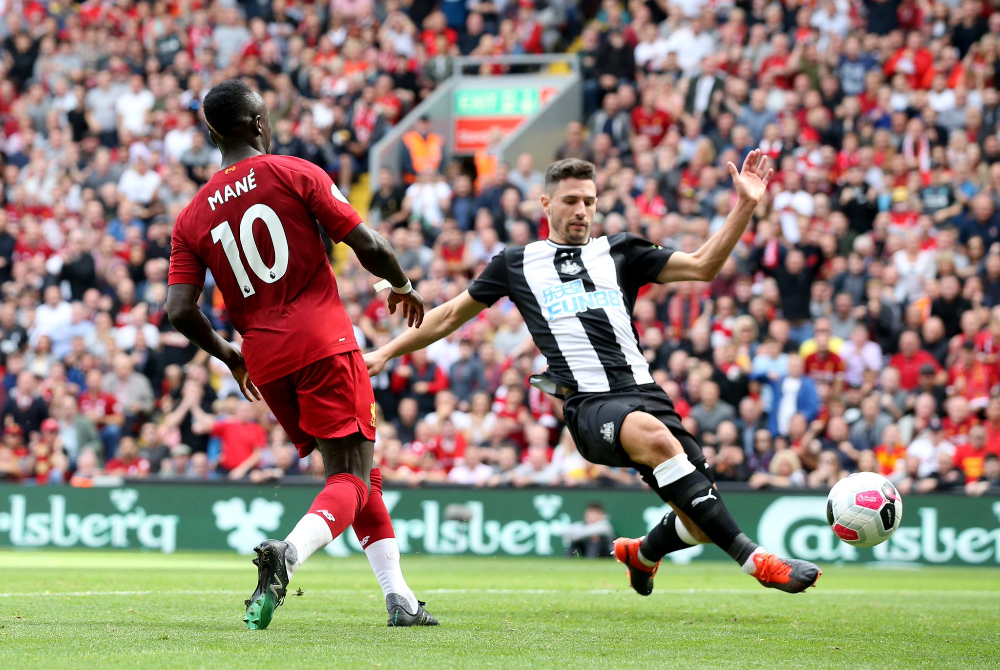 更靠他的自 更靠他的自